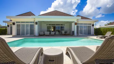 Three-bedroom villa on the second line