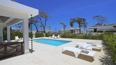 Three-bedroom villa on the second line