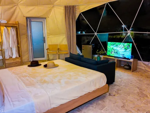 King bed view