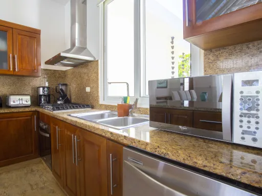 Three-bedroom villa on the second line