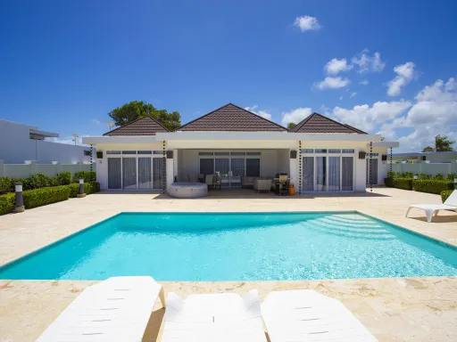 Oceanfront  three-bedroom villa