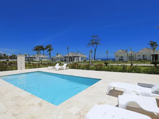 Three-bedroom villa on the second line