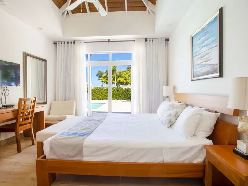 Three-bedroom villa on the second line