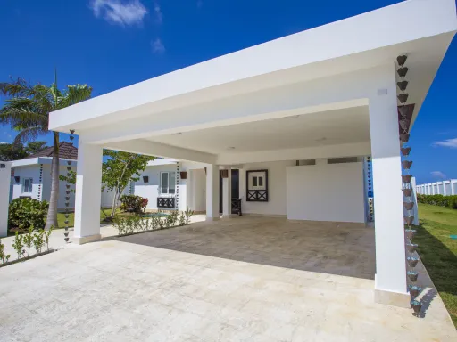 Oceanfront four-bedroom villa