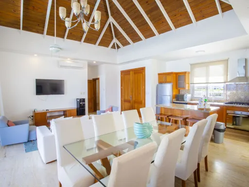 Oceanfront  three-bedroom villa