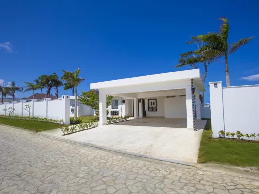 Oceanfront three-bedroom villa